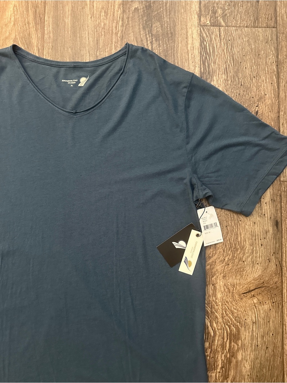 Fundamental Coast Short Sleeve Base V-Neck T-Shirt Men’s Size XL Blue